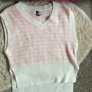 H&M pink and white sweater skirt set